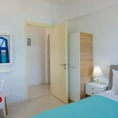Eleftheria Sea Side Traditional House