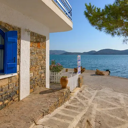 Eleftheria Sea Side Traditional House * Elounda